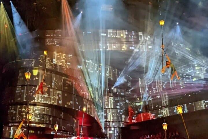 Seamless Transfers to La Perle: Private Transportation in Dubai photo 5