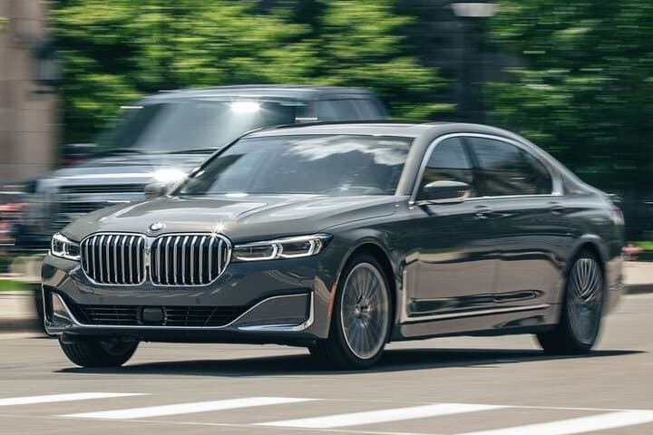 Manhattan to Newark EWR: Private Sedan Transfer in a Luxury BMW photo 3