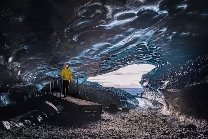 Premium Ice Cave Tour Vatnajokull: Breidamerkurjokull Blue Ice Cave Experience photo 2
