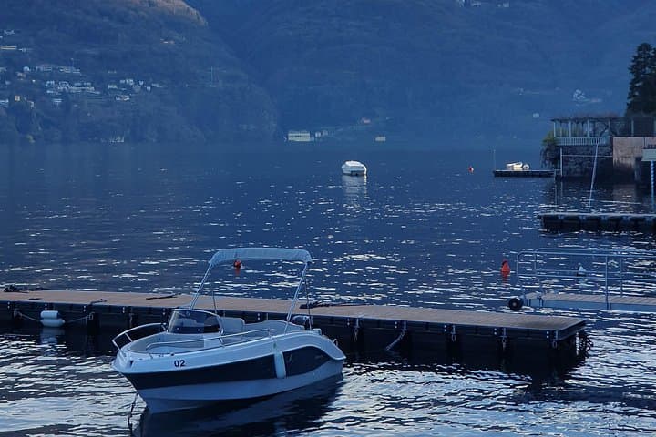 Lake Como Boat Rental - 2-Hour License-Free Marinello Eden 18 photo 6