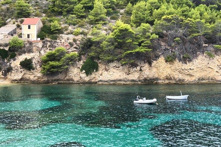 Private 5-Island Speedboat Tour: Blue Cave, Hvar & Pakleni Islands
