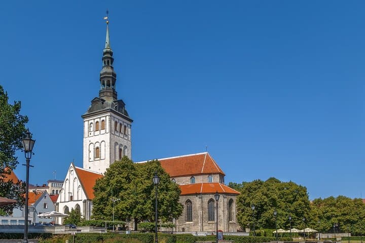 Enchanting Tallinn Private Old Town Walking Tour — 2-Hour Guided Experience photo 5