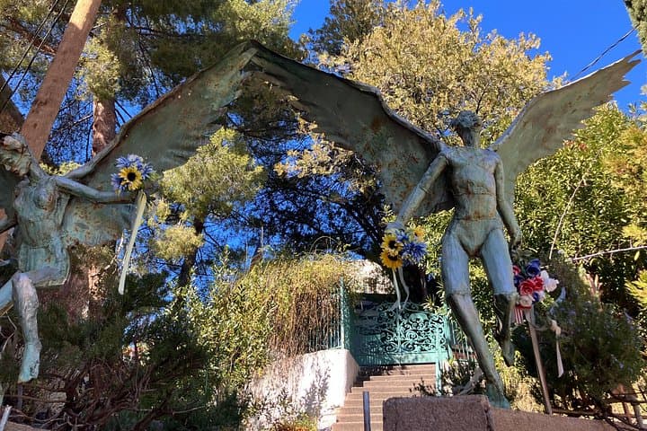 Art of Bisbee Tour: Golf-Cart Art Crawl & Gallery 818 Experience in the Mule Mountains photo 3