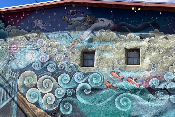 Art of Bisbee Tour: Golf-Cart Art Crawl & Gallery 818 Experience in the Mule Mountains photo 4