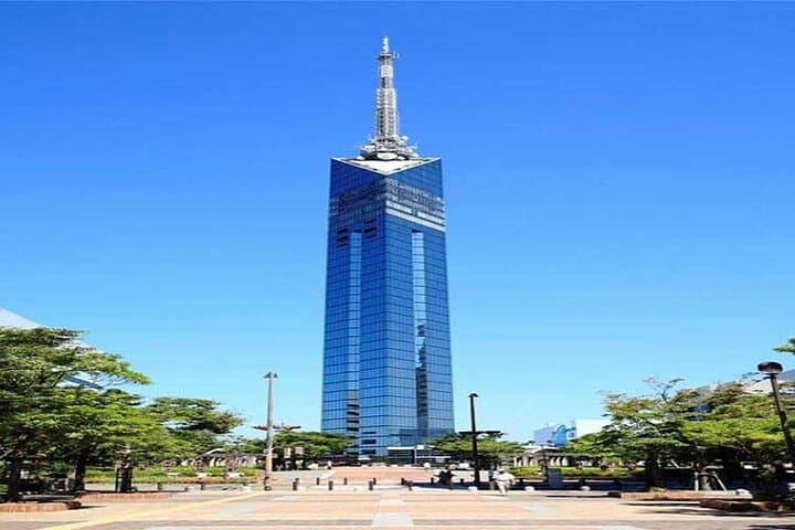 Private Chartered Toyota Hiace in Fukuoka — 8-Hour Custom City Tour and Transport