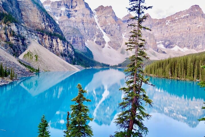 Best of Banff Day Tour: Moraine Lake, Lake Louise & Johnston Canyon from Calgary photo 3