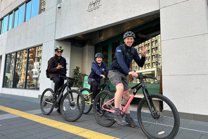 Bike Tour in Fukuoka: Hakata & Castle-Town Ride