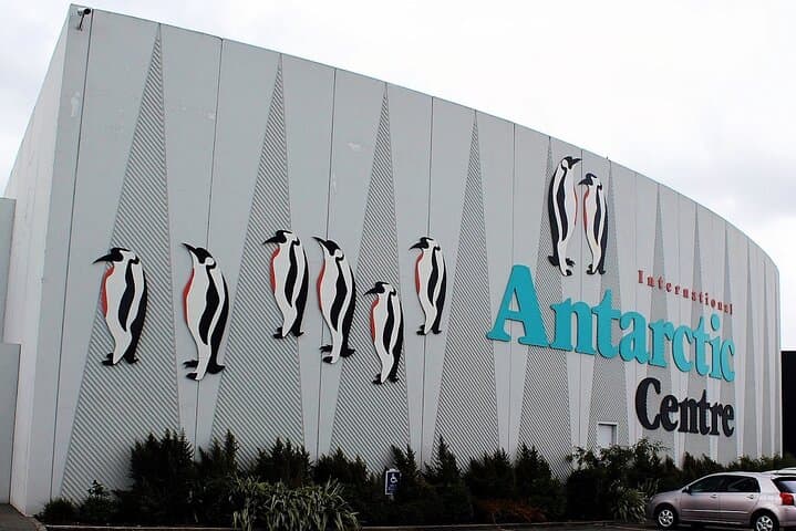 Christchurch Airport to City Centre: Private Transfer with Wi‑Fi & Infant Seats photo 3
