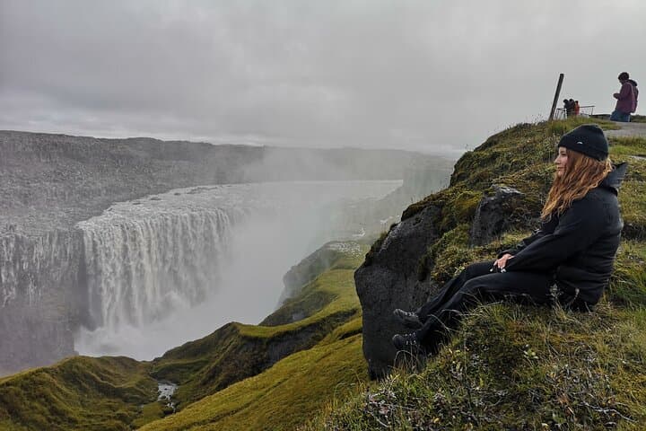 Ring Road by Minibus: A Small-Group 4–7 Day Guided Tour Around Iceland