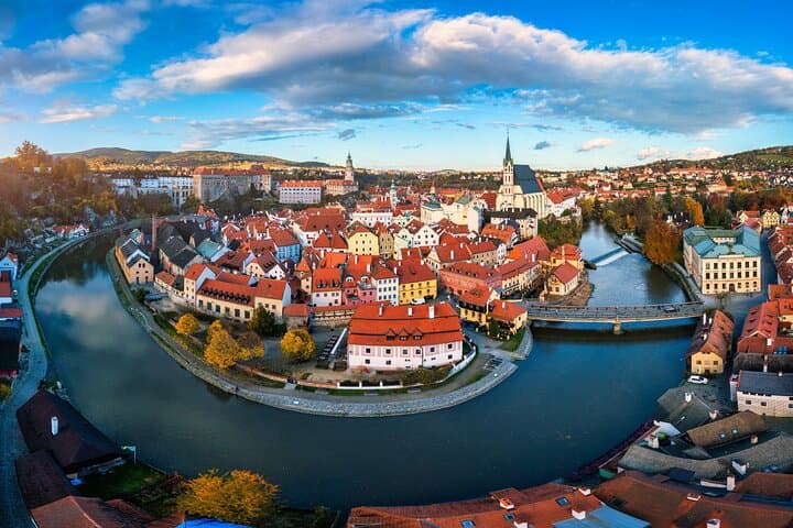 Private Transfer from Prague to Salzburg with a Stop in Český Krumlov