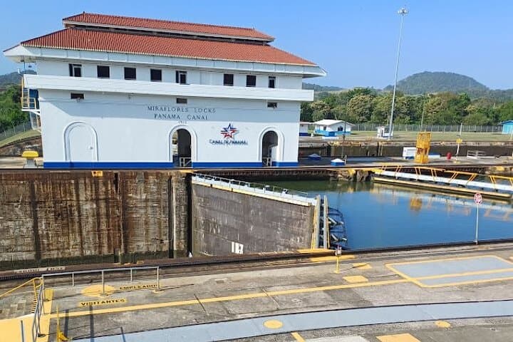 Miraflores Locks & Gamboa Zip Line: Panama Canal Morning Tour with Canopy Adventure photo 2
