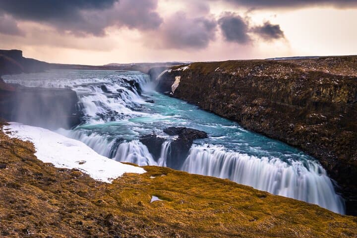 Golden Circle Day Tour: Þingvellir, Geysir & Gullfoss with Small Russian-Speaking Group