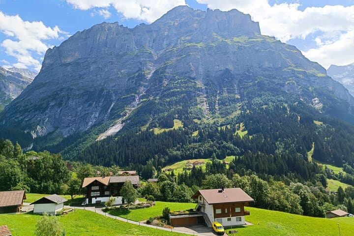 Interlaken Full-Day Private Highlights Tour: Lauterbrunnen, Mürren & Lake Brienz photo 1