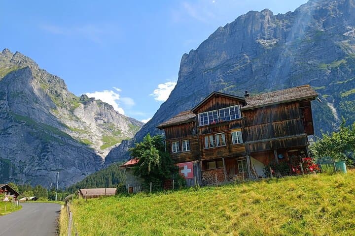 Explore Interlaken: Half-Day Private Highlights Tour of the Bernese Oberland