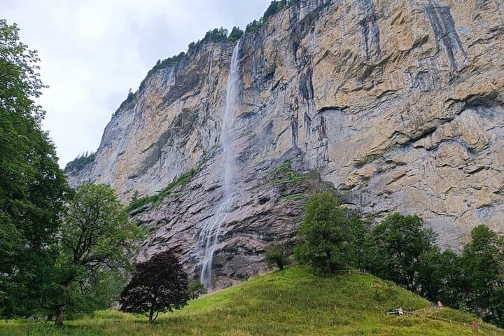 Explore Interlaken: Half-Day Private Highlights Tour of the Bernese Oberland photo 4