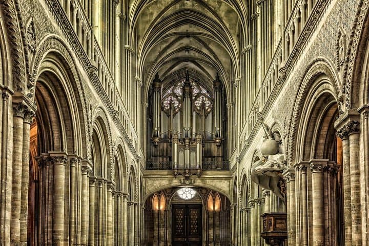 Day trip from Paris to Bayeux with private English-speaking driver — Bayeux highlights in one day photo 2