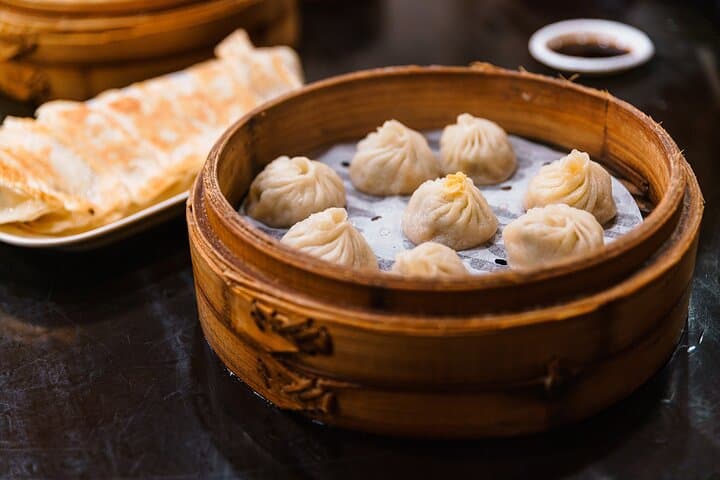 Private Taipei Food Tour: Yongkang, Temples & Raohe Night Market