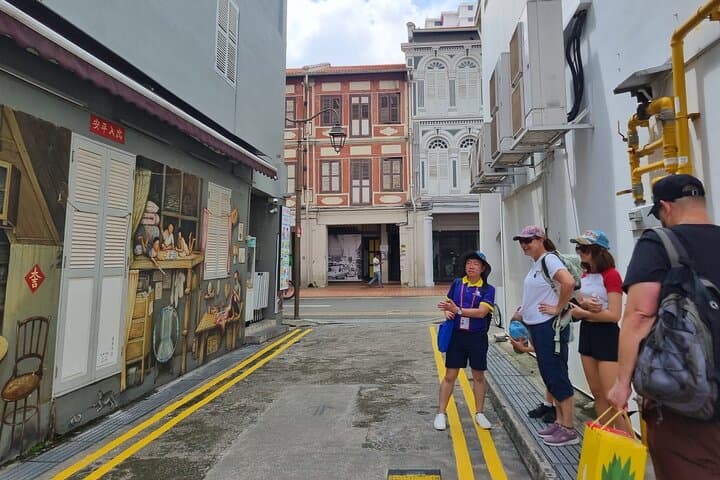 Chinatown Singapore Michelin and Local Hawker Food Tour: Taste the City's Best Bites photo 4