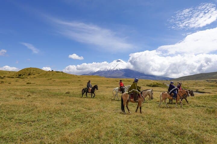 6-Day Ecuador Andes to Amazon Adventure: Quilotoa, Chimborazo & Napo River