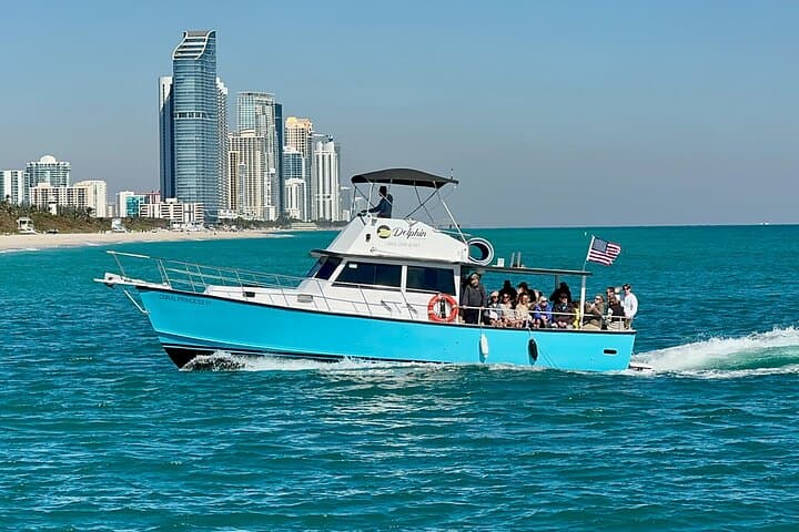 Glass-Floor Party Yacht in Miami: Sandbars, Skyline, and Snorkeling photo 3