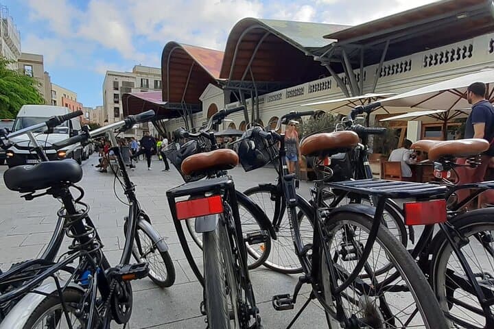 Barcelona Bike Rental with Free Home Delivery — Classic & E‑Bikes