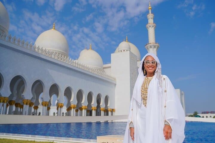 Abu Dhabi Day Trip: Louvre, Sheikh Zayed Mosque & Corniche from Dubai