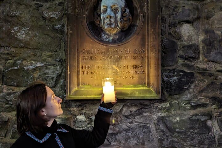 Private Dark History Tour: Eerie Edinburgh — Ghost Walk Through Old Town Closes