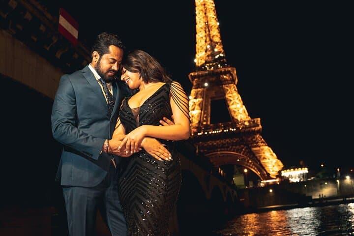 Night Photoshoot in Paris: Private 30-Minute City of Lights Session photo 6