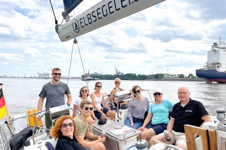 after-work-yacht-sailing-hamburg-harbor-guide photo 2