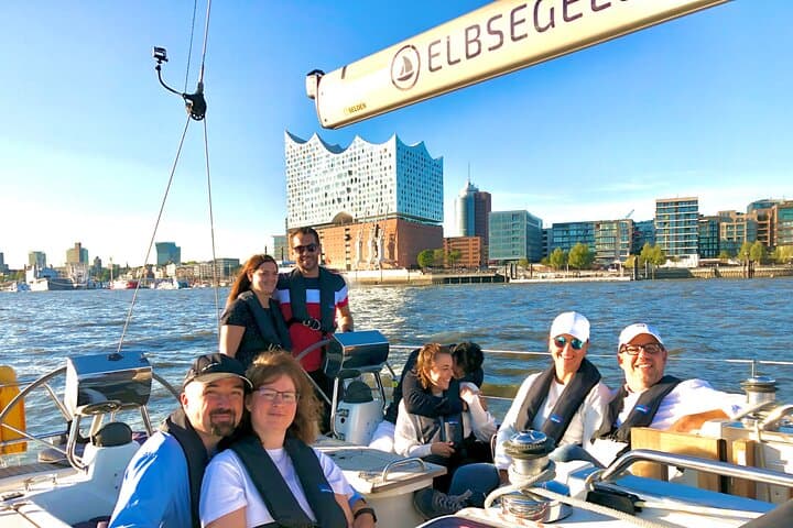 after-work-yacht-sailing-hamburg-harbor-guide photo 4