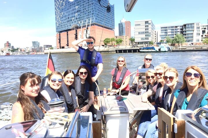 after-work-yacht-sailing-hamburg-harbor-guide photo 6
