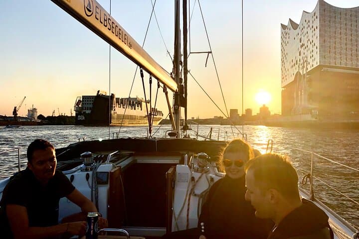 after-work-yacht-sailing-hamburg-harbor-guide