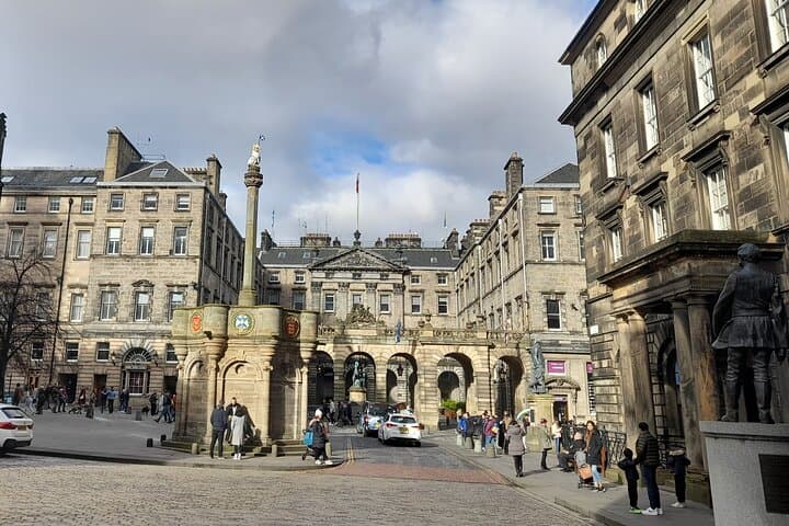 Private Royal Mile Walking Tour – Explore Edinburgh Old Town in 2 Hours photo 6