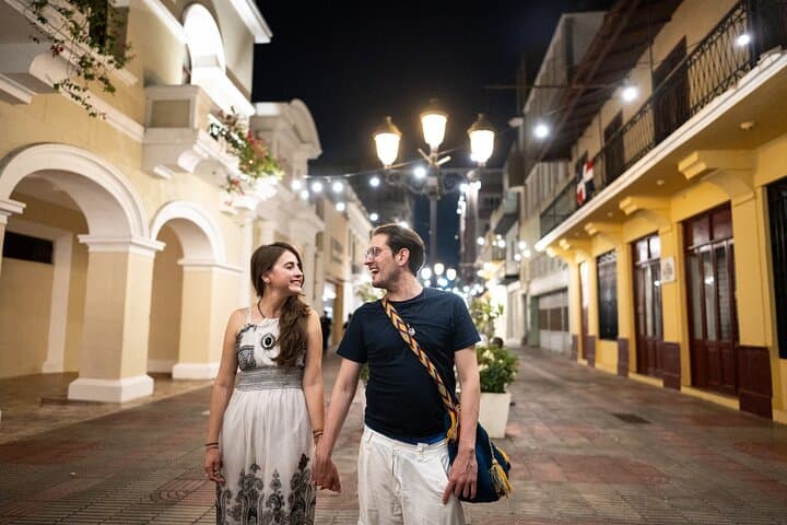 Moonlit Managua: Private Romantic Walking Tour of Tiscapa, Cathedrals & Markets photo 3