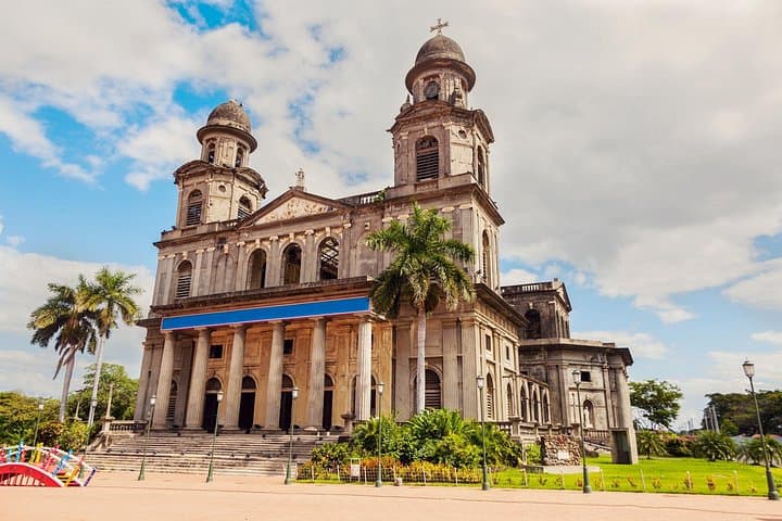 Moonlit Managua: Private Romantic Walking Tour of Tiscapa, Cathedrals & Markets photo 4