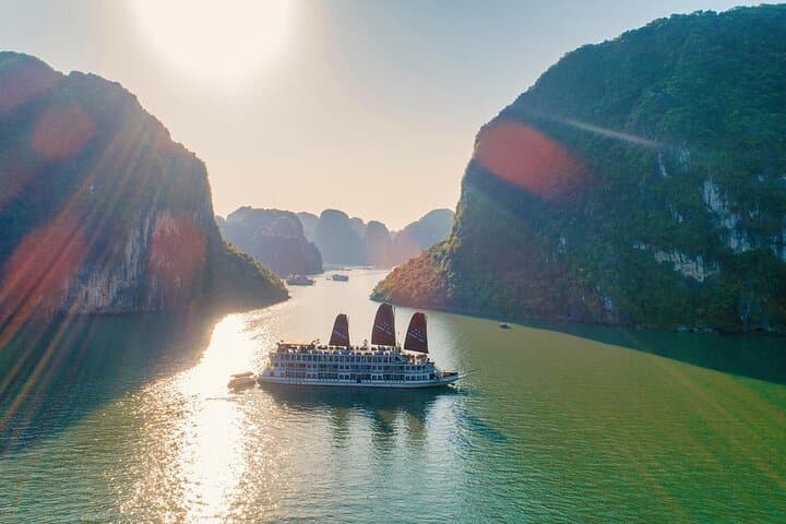 Ha Long Bay 2-Day Cruise: Luon Cave, Titop Island & Sung Sot Explorer photo 5