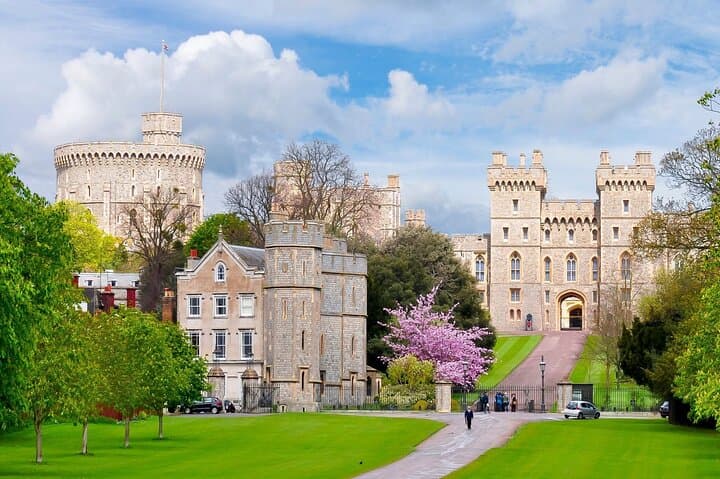 Stonehenge and Windsor Private Day Tour: From Prehistoric Stones to Royal State Apartments photo 4