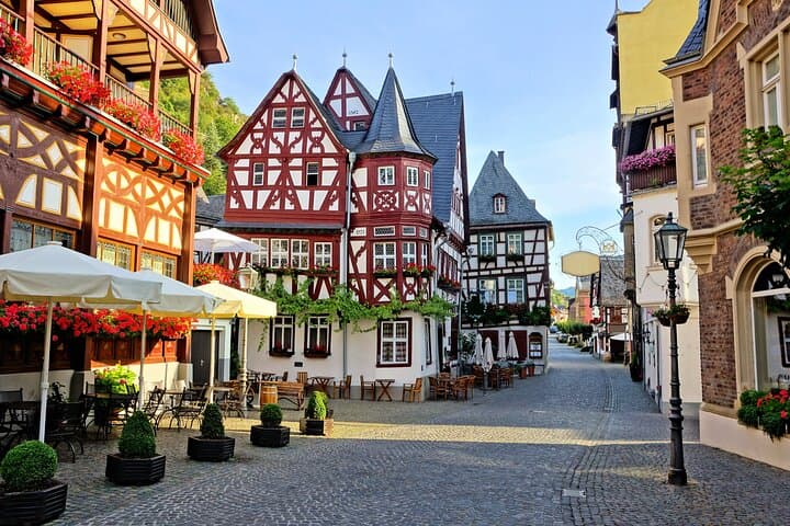 Private Český Krumlov Walking Tour – Castle Tower, Cloak Bridge & St. Vitus photo 2