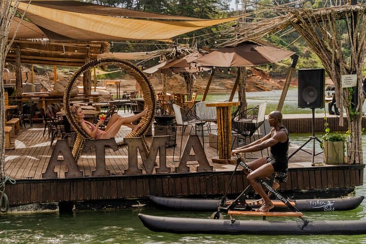 Climb Piedra del Peñol and Relax at Atma Beach Club: Day Tour from Medellín