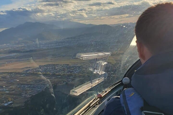 Glider Flight Over Transylvania: Soaring High Near Brașov photo 4