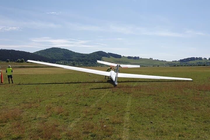 Glider Flight Over Transylvania: Soaring High Near Brașov photo 5