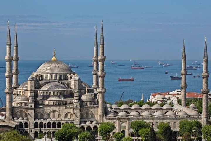 Blue Mosque Expert-Led Tour: Sultanahmet Walking Experience photo 4