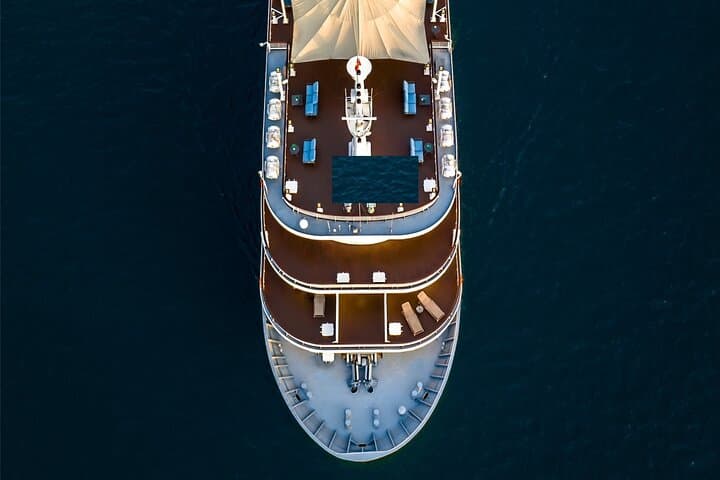 2-Day Halong Bay Cruise from Hanoi: Overnight Ship, Kayaking & Caves photo 2