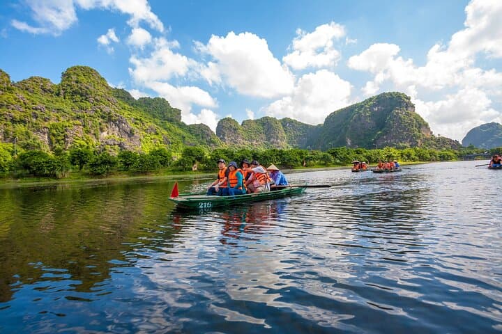 Hoa Lu, Tam Coc & Mua Cave: Day Trip to Vietnam’s River Karsts and Hilltop Views