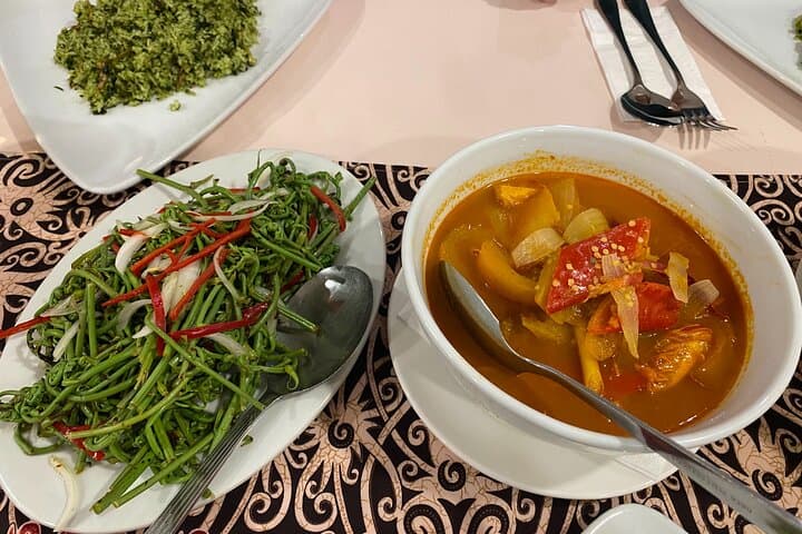 Kuching Bike & Cook: Riverfront Village Ride & Sarawak Cooking Class photo 3