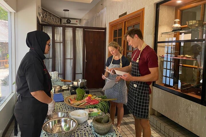 Kuching Bike & Cook: Riverfront Village Ride & Sarawak Cooking Class photo 4