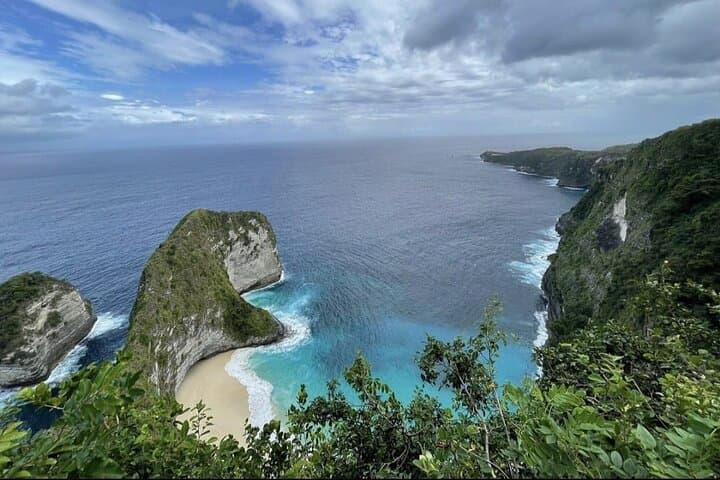 Nusa Penida Private Tour: Kelingking, Diamond Beach & Molenteng Tree House photo 3