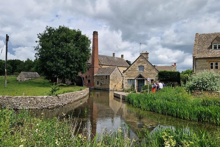 Essential Cotswolds Day Tour: Market Towns, Thatched Villages & Minster Lovell photo 3