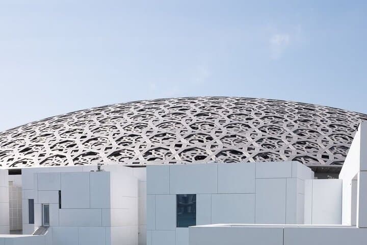 Private Abu Dhabi City Tour: Sheikh Zayed Grand Mosque, Louvre Abu Dhabi & Corniche Lunch