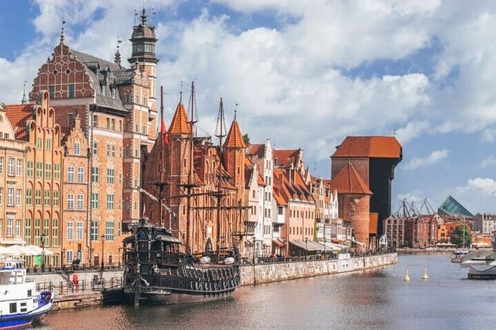 Gdansk Old Town Walking Tour — Royal Route, Neptune Fountain & Hidden Gems